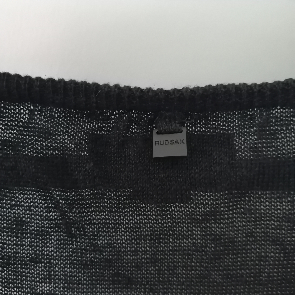 RUDSAK Elegant Black Sleeveless Midi Dress - Picture 7 of 9
